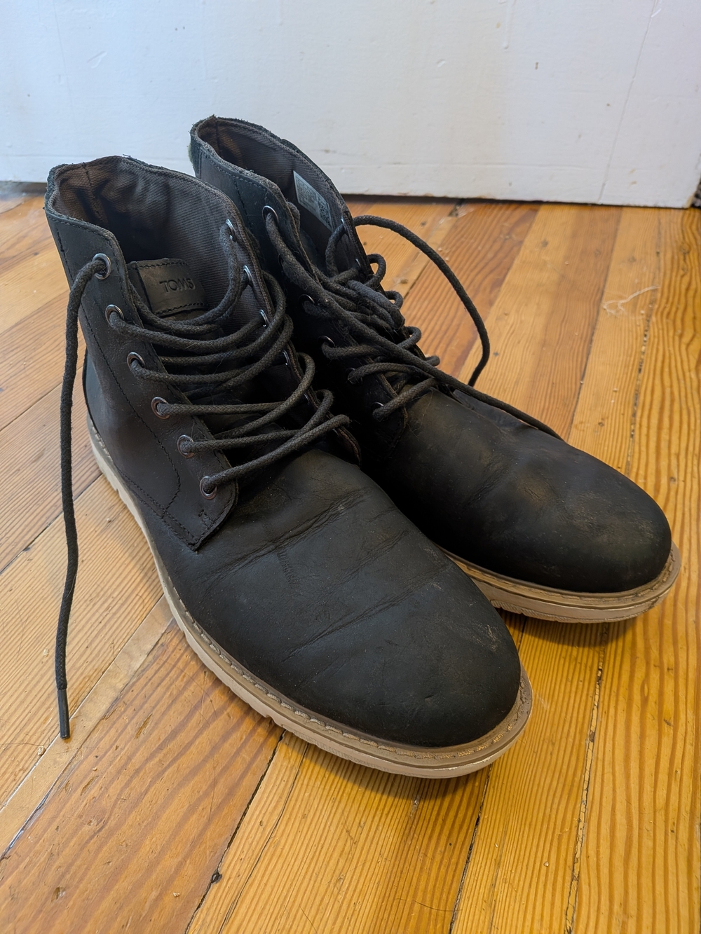 Toms Black Boots